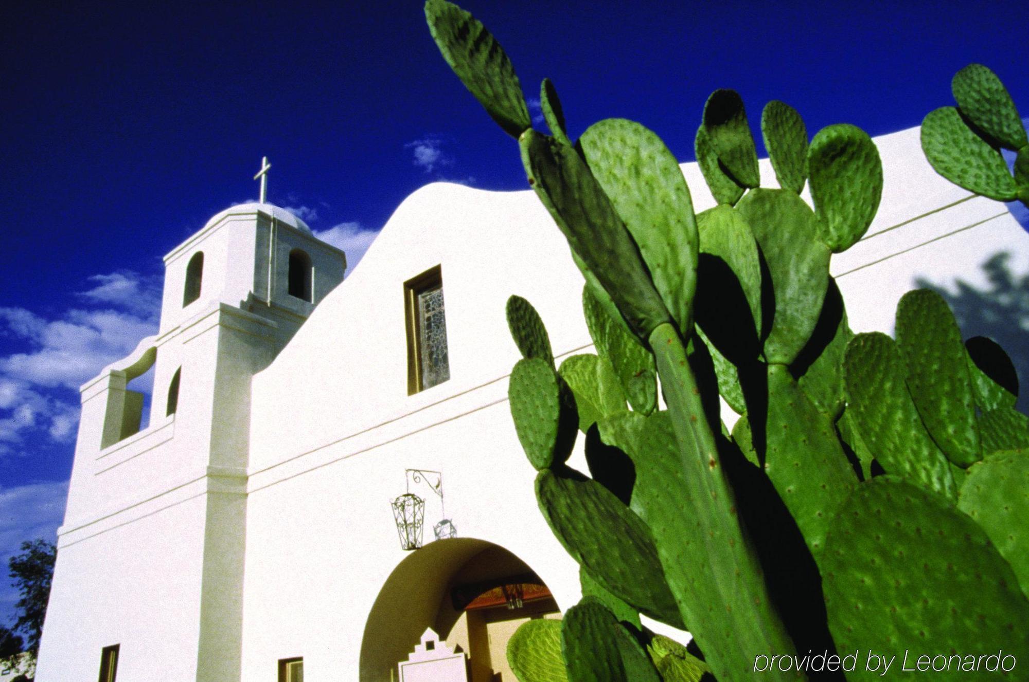 Holiday Inn Express Hotel & Suites Scottsdale - Old Town, An Ihg Hotel Exteriör bild